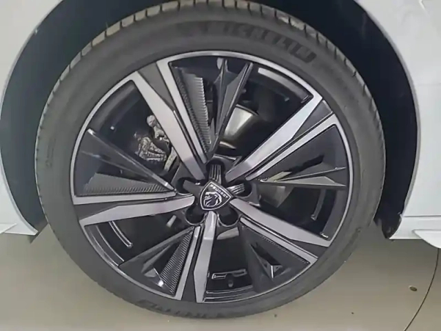Peugeot 308 hybrid 136 e-dcs6 — photo 80