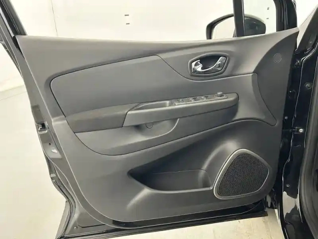 Renault Captur tce 90 energy — photo 20