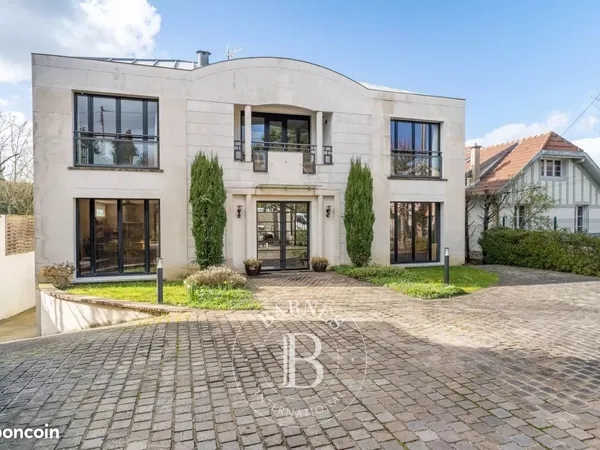 Maison 14 pièces 481 m²