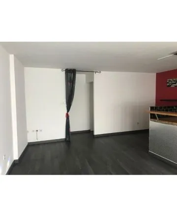 Appartement centre avec un stationnement