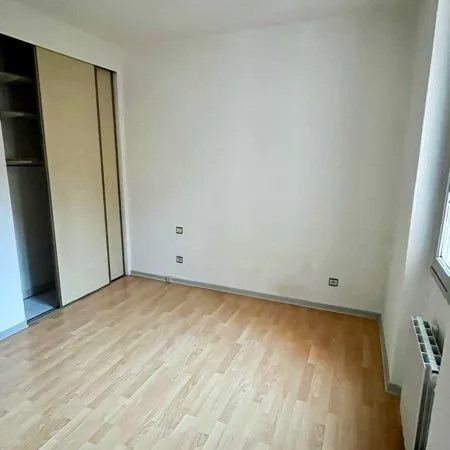 Toulouse CENTRE, T2 Traversant, 39 m2, très proche métro Marengo