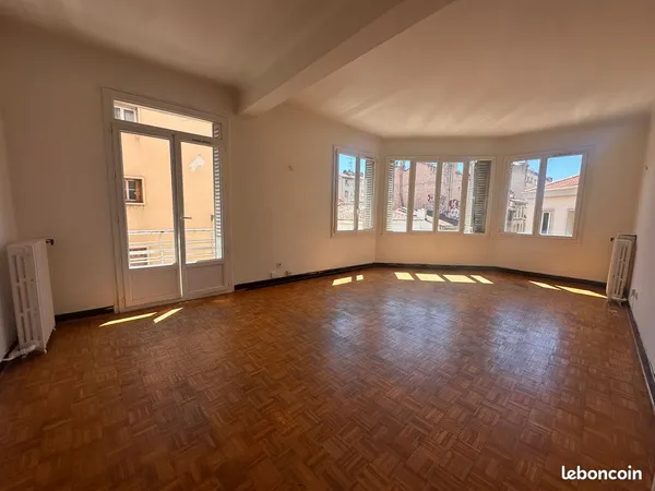MARSEILLE 4e — Appartement T2 (70,71 m² Carrez) — Rue du Bosquet - Secteur Sébastopol