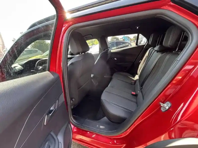 Peugeot 2008 puretech 130 s&amp;s eat8 — photo 6