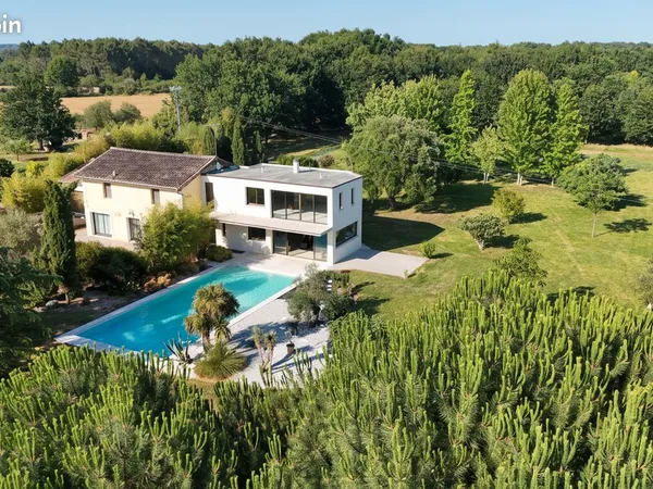 Maison 7 pièces 304 m²