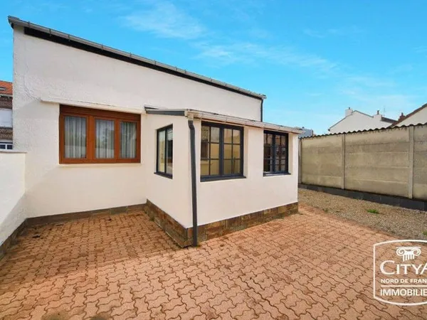 Maison de plain-pied 2 pièces 83 m²