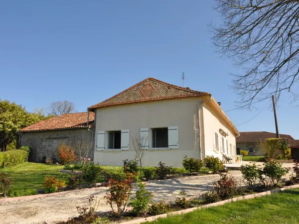 Maison de 120 m² de 3 chambres avec grange de 220m² et jardin de 7830 m²
