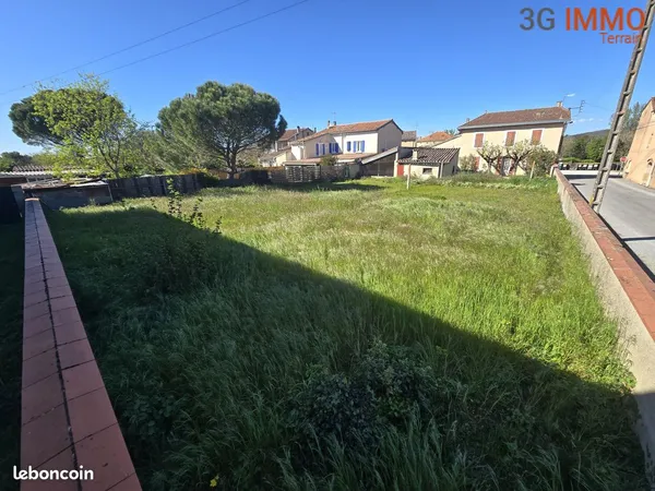 Terrain constructible 555 m² | Centre village | Guitalens-L'Albarède