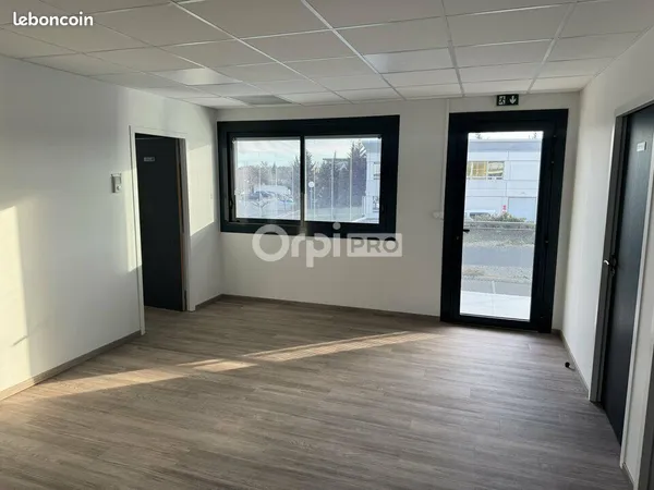 Bureau 98 m²