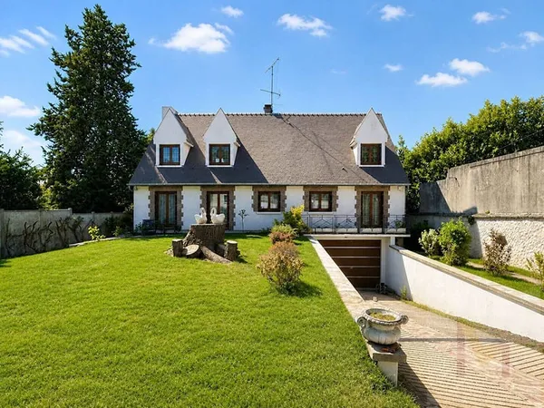 Maison 8 pièces 239 m²