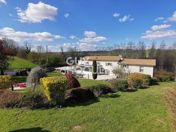 Maison 9 pièces 260 m²
