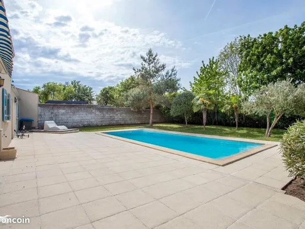 Maison 5 pièces 180 m²