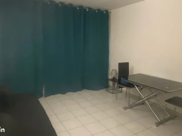 Studio 18 m² entièrement rénové + parking privatif - Perpignan Moulin à Vent
