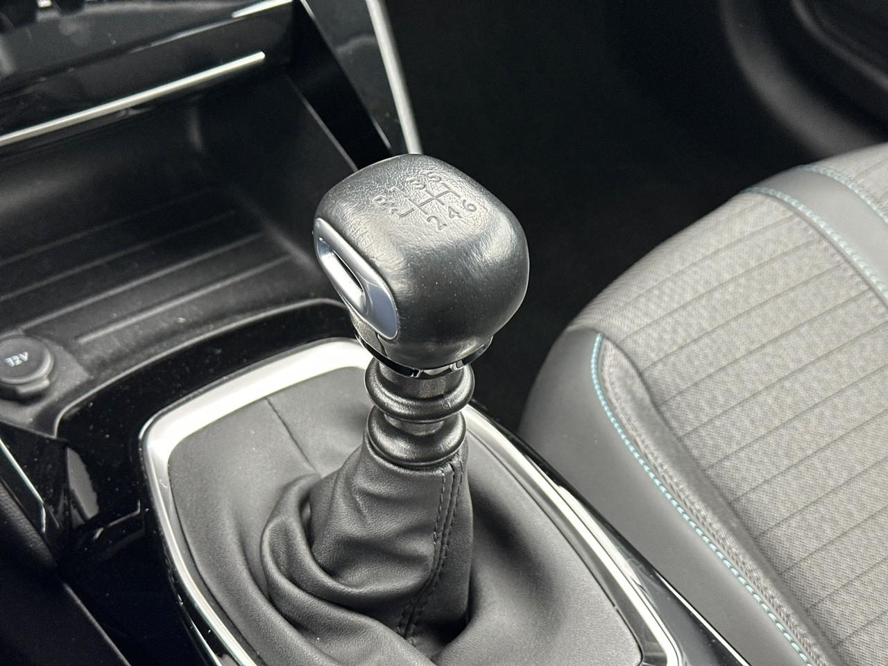 Peugeot 208 puretech 100 s&s bvm6 allure — photo 32