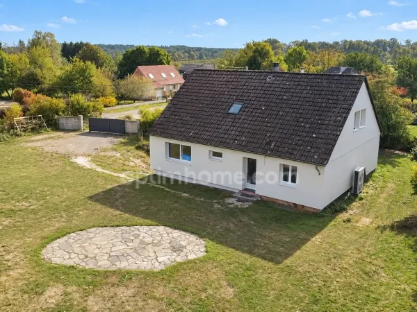 90100 SUARCE - MAISON FAMILIALE - 165 M² - 8 PIÈCES - 5 CHAMBRES - TERRAIN 19,80 ARES - 10 MIN SUISS