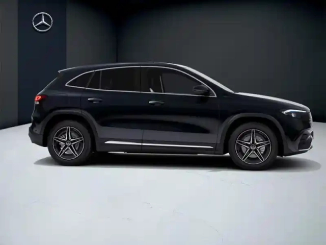 Mercedes Eqa 250+ amg line — photo 17