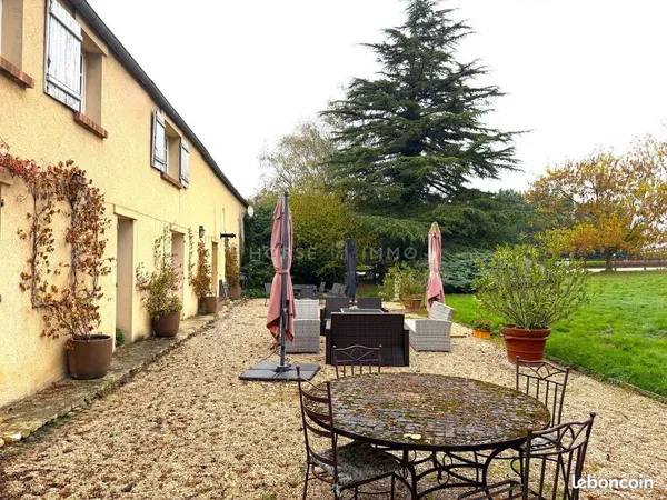 Propriété 8 pièces 278 m²