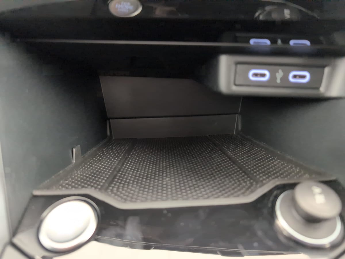 Volkswagen T-Roc — photo 20