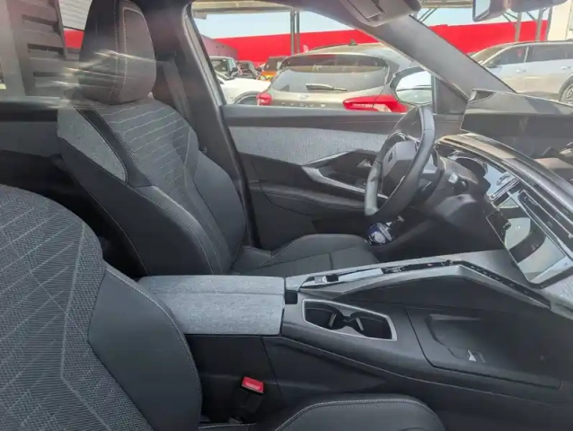 Peugeot 3008 hybrid 136 e-dcs6 — photo 3