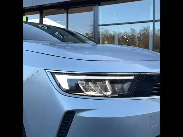 Opel Astra hybrid 180 ch bva8 — photo 21