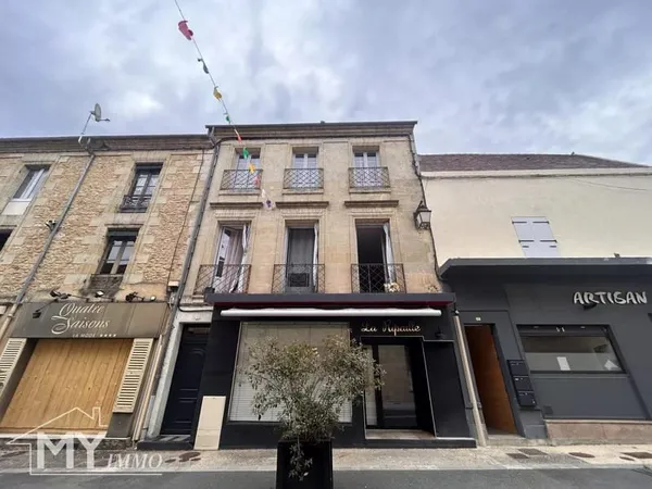 LALINDE : Immeuble de rapport rénové - Idéal investisseur !