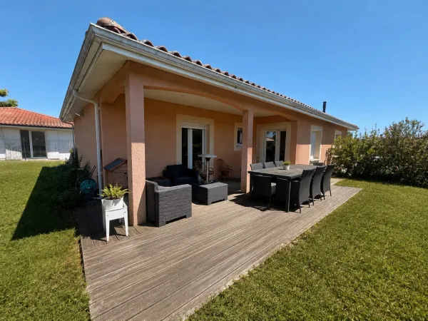 PLAIN-PIED - Maison de 92 m² avec 3 chambres et jardin à Saint-Laurent-Médoc