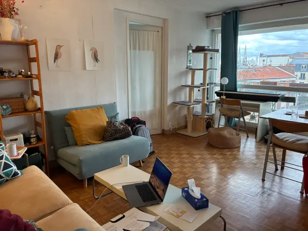 Bright and spacious apartment sublet in Jourdain