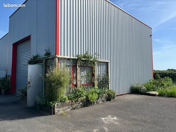 Local stockage 90m2 zone artisanale Larçay 550