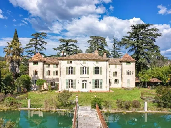 Brignoles - Château du XVIIIème siècle