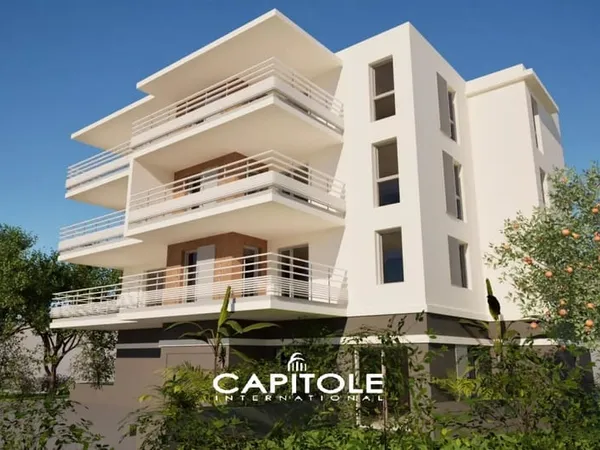 Exceptionnel ! Antibes proche Port et centre-ville : Superbe appartement 6 pièces dernier étage, 140