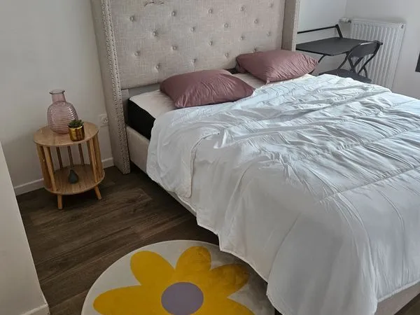 Chambre meublée 550 - Colocation calme - Saint-Cyr-l'École
