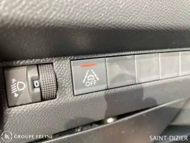 Peugeot 208 1.2 puretech 75ch s&amp;s style — photo 13