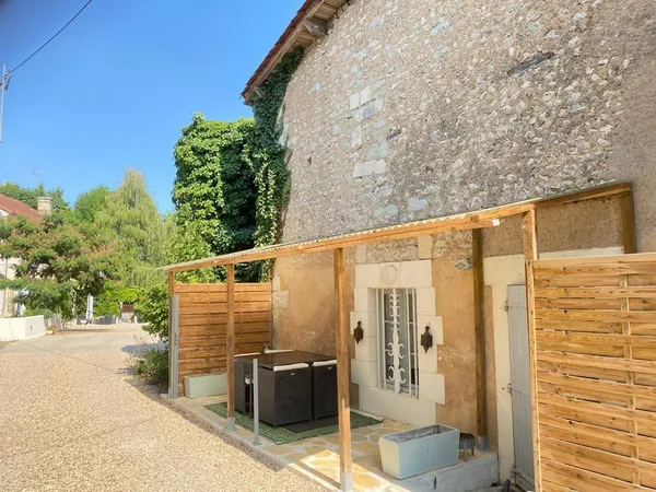 Maison de ville, meublée et équipée...