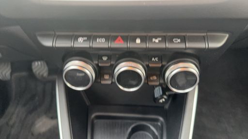 Dacia Duster 1.3 TCe 130 4X2 - Techroad – 2019 – 64670 km – Essence – Boîte Manuelle — photo 22