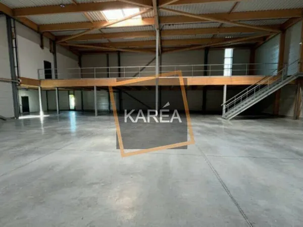 Local d'activité 700 m²
