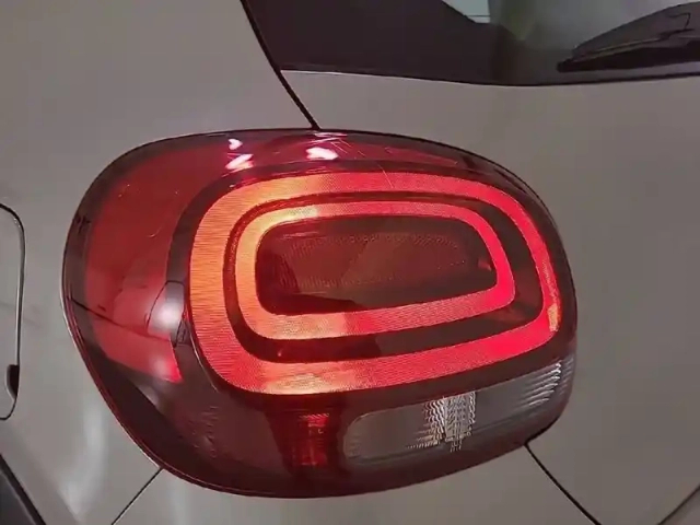 Citroën C3 puretech 110 s&amp;s eat6 — photo 17