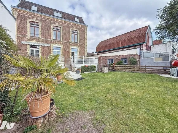 Maison 8 pièces 225 m²