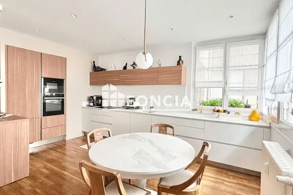 Appartement 5 pièces 92 m²