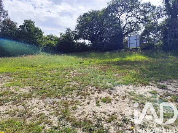 Terrain 715 m²