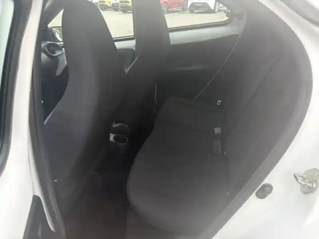 Toyota Aygo 1.0 vvt-i 72 dynamic — photo 13