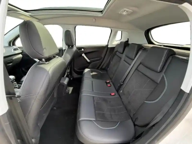 Peugeot 2008 1.2 puretech 110ch crossway s&amp;s — photo 23