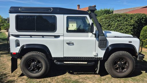 Land Rover Defender 90 2.2 TDCi 122 4WD - SE – 2012 – 134095 km – Diesel – Boîte Manuelle — photo 17