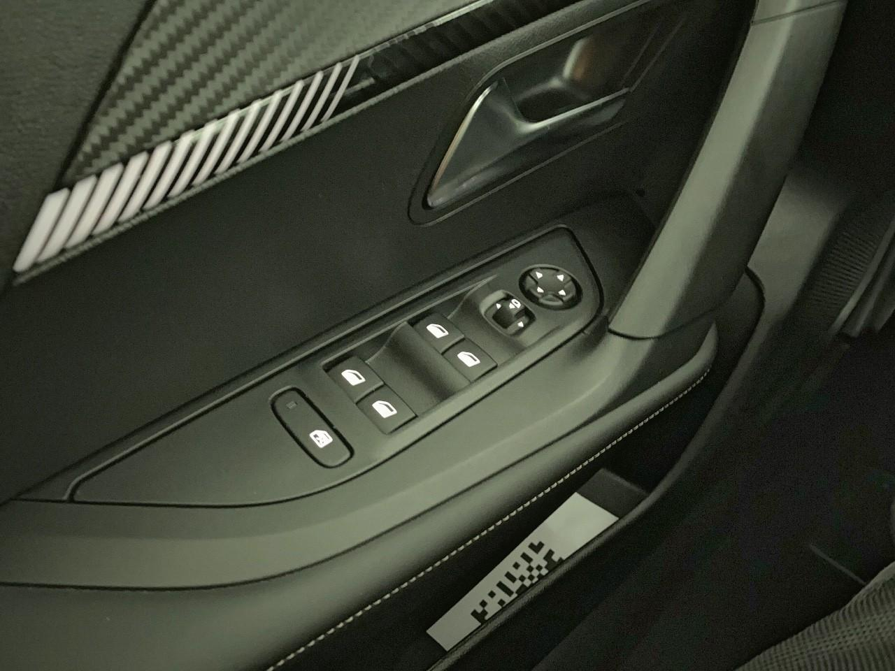 Peugeot 2008 hybrid 145 ch e-dcs6 allure — photo 20