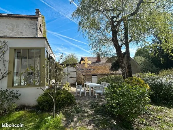Maison 6 pièces 244 m²