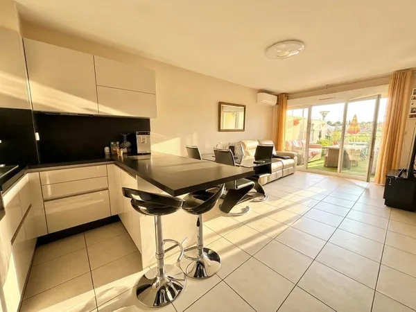 Saint-Cyprien Appartement T3 avec terrasse, garage et parkin
