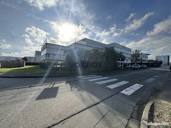 Bureaux 790 m² LABÈGE