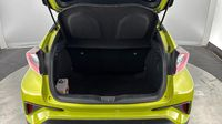 Toyota C-Hr 122h JBL Edition 2WD E-CVT RC18 — photo 14