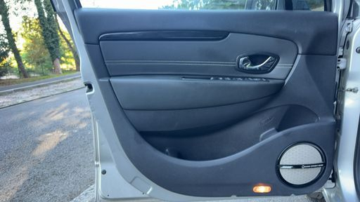 Renault Scenic 1.6 dCi 130 Energy - Bose – 2016 – 95457 km – Diesel – Boîte Manuelle — photo 25