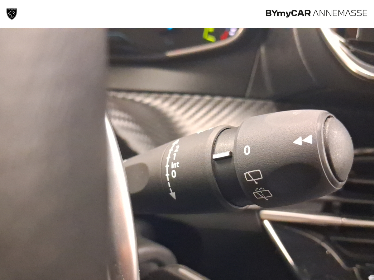 Peugeot 208 Hybrid 110 ch e-DCS6 — photo 32