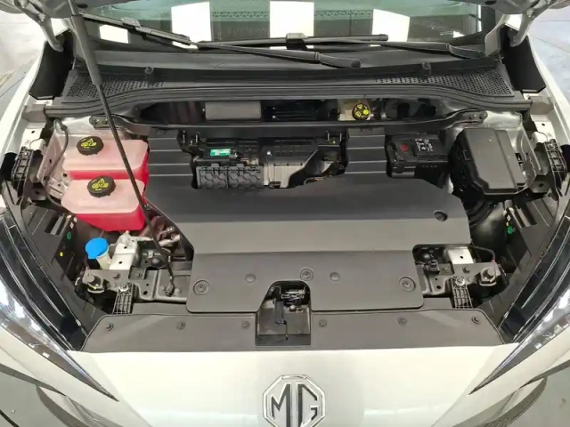 Mg Mg4 electric 51kwh - 125 kw 2wd — photo 10