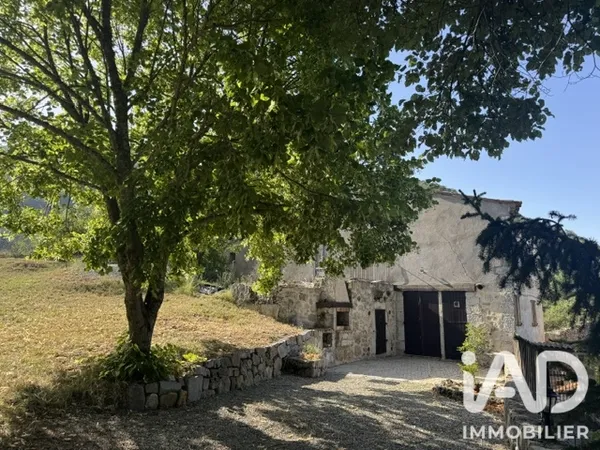Maison 2 pièces 93 m²